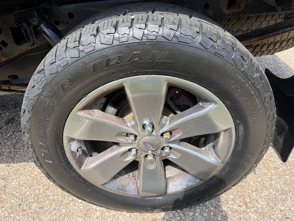 Used 2013 Ford F150 FX4 w/ Mid Equipment Group AWD/4WD image 17