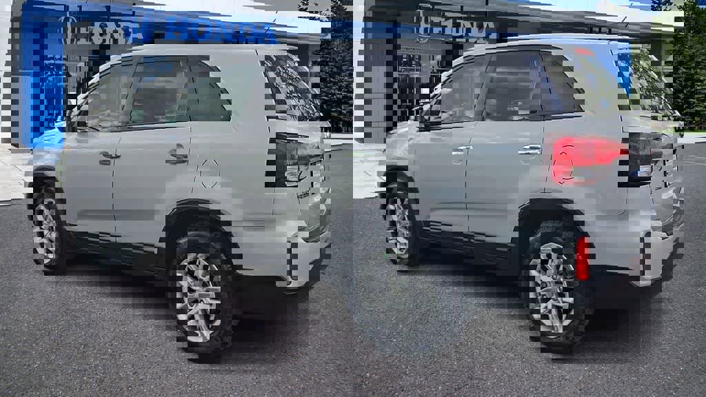 Used 2014 Kia Sorento LX image 6