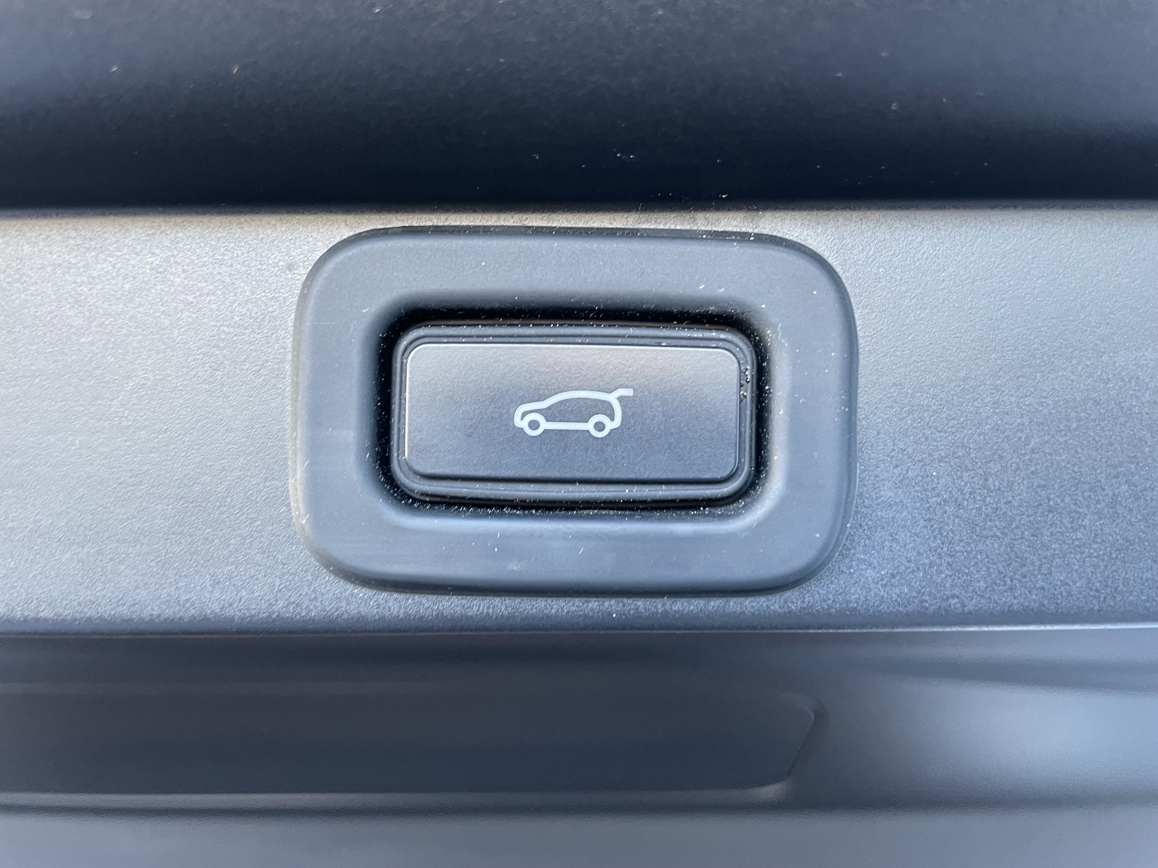 Used 2022 Land Rover Range Rover SE image 38