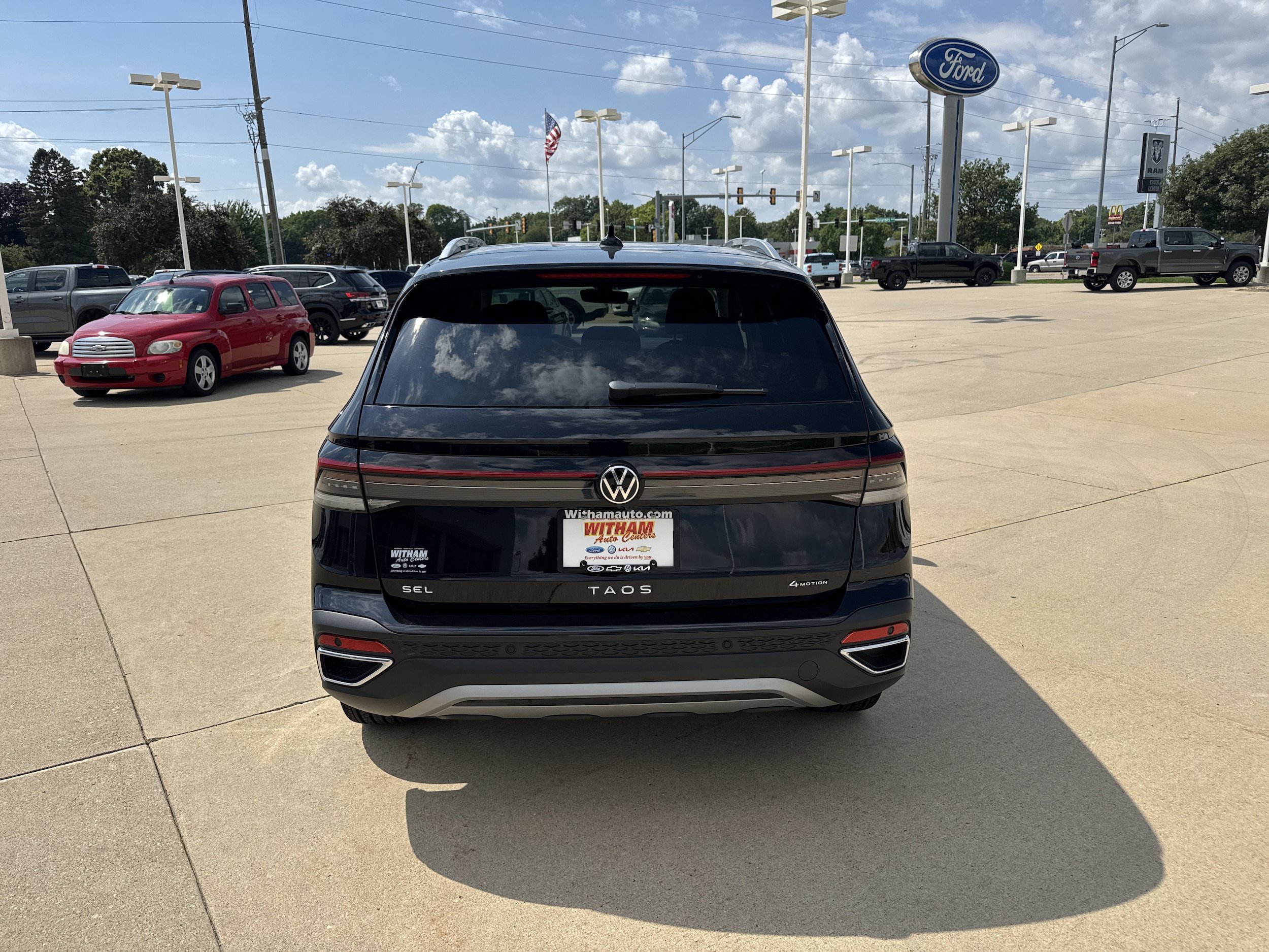 New 2026 Volkswagen Taos SEL AWD/4WD image 5