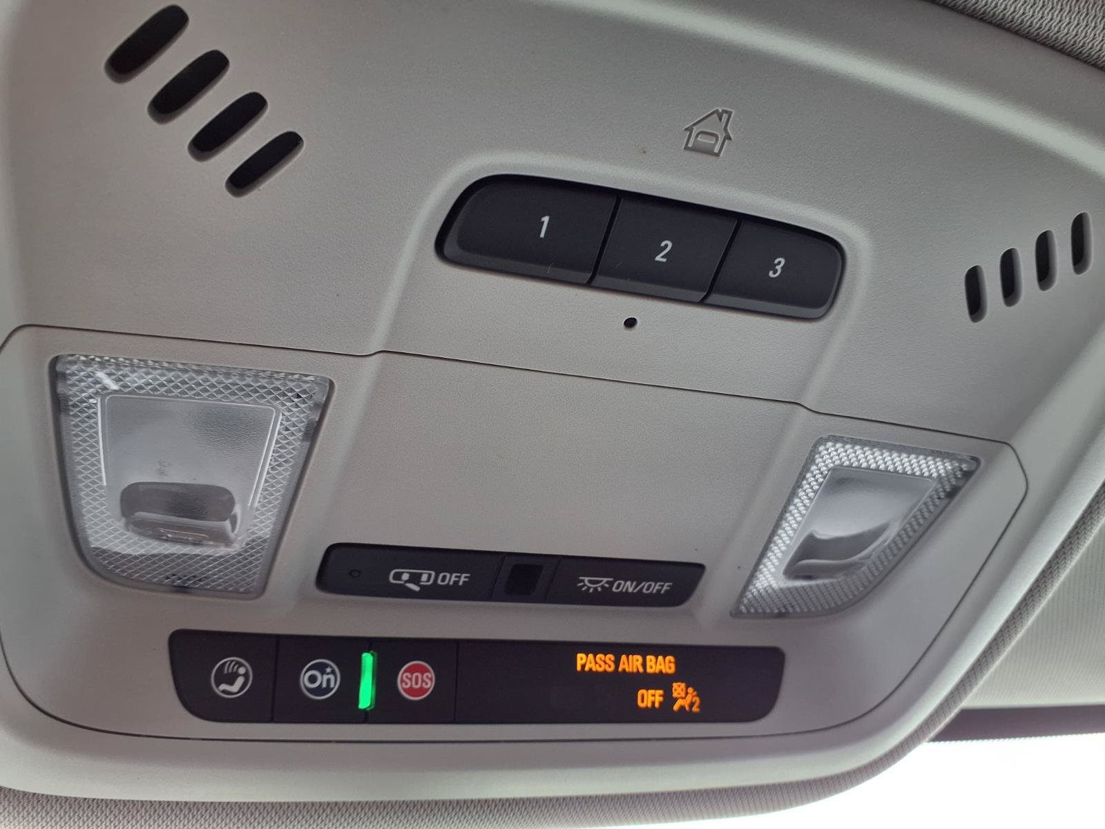 Used 2020 Chevrolet Traverse LT FWD image 20