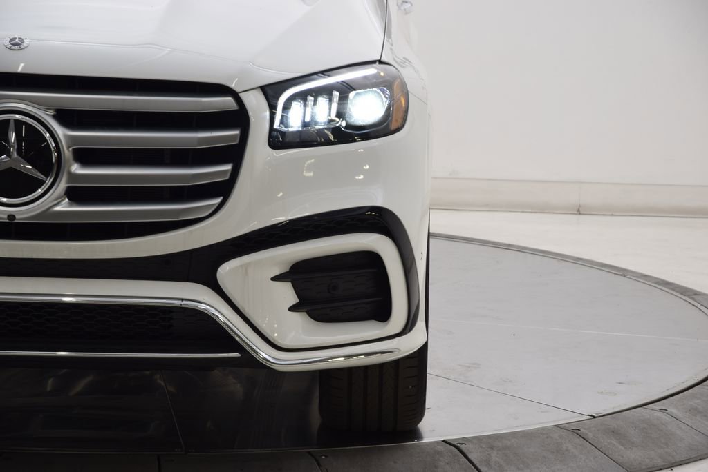 New 2025 Mercedes-Benz GLS 580 4MATIC image 9