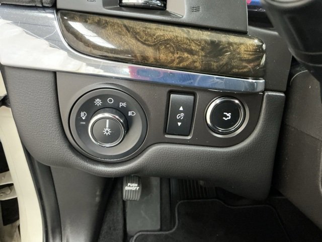 Used 2014 Lincoln MKS AWD w/ Equipment Group 101A image 20