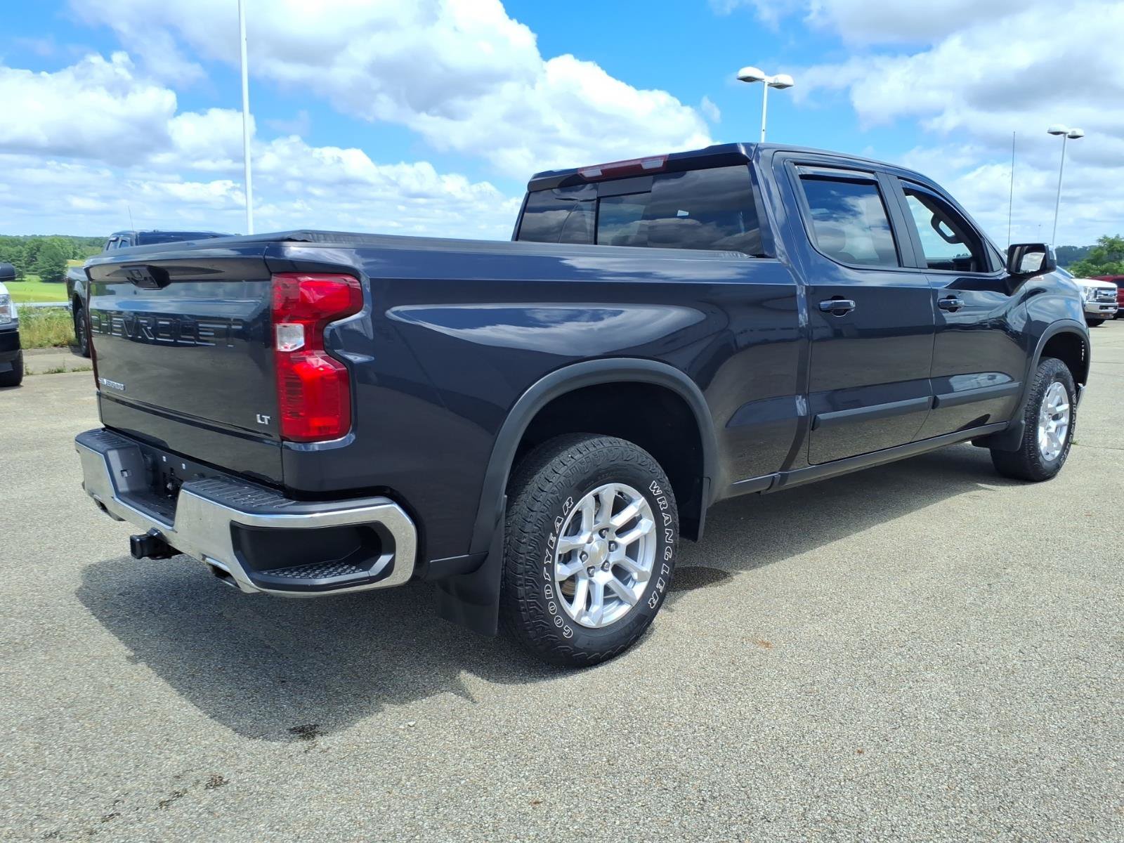 Used 2023 Chevrolet Silverado 1500 LT AWD/4WD image 6