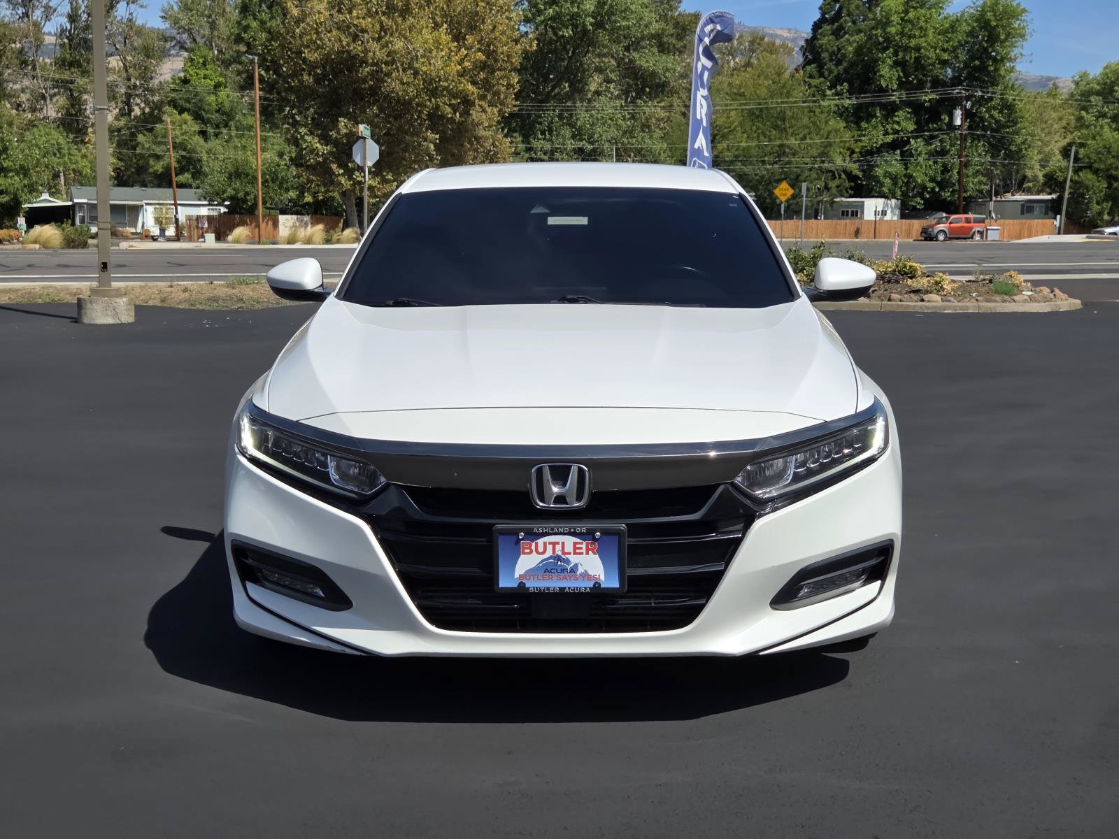 Used 2018 Honda Accord Sport image 2