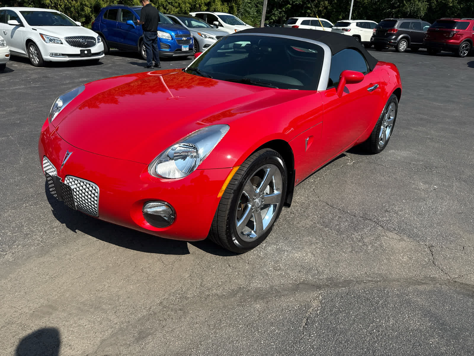 Used 2007 Pontiac Solstice Convertible w/ Premium Package RWD image 10