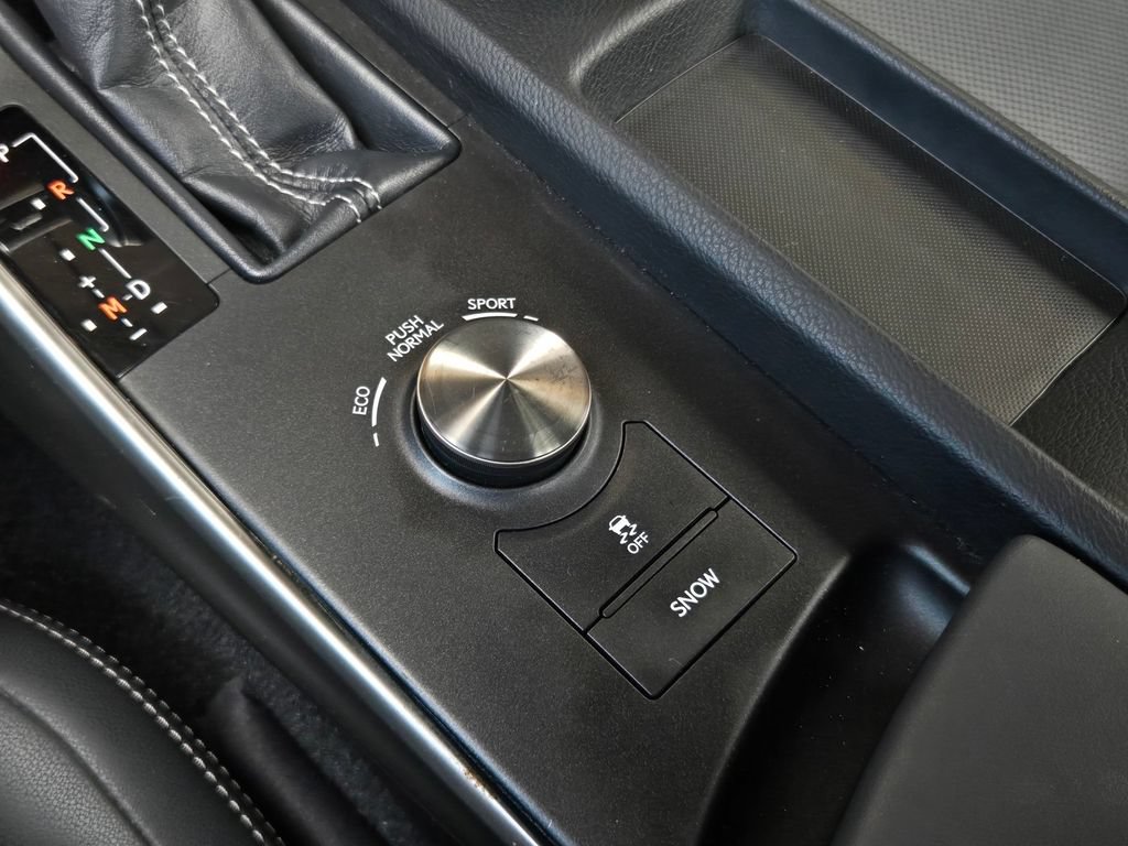 Used 2016 Lexus IS 200t RWD image 19