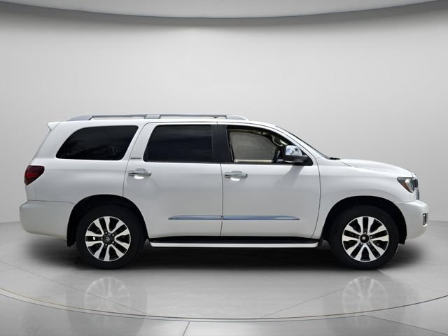 Used 2019 Toyota Sequoia Limited w/ Safety & Convenience Package RWD image 5