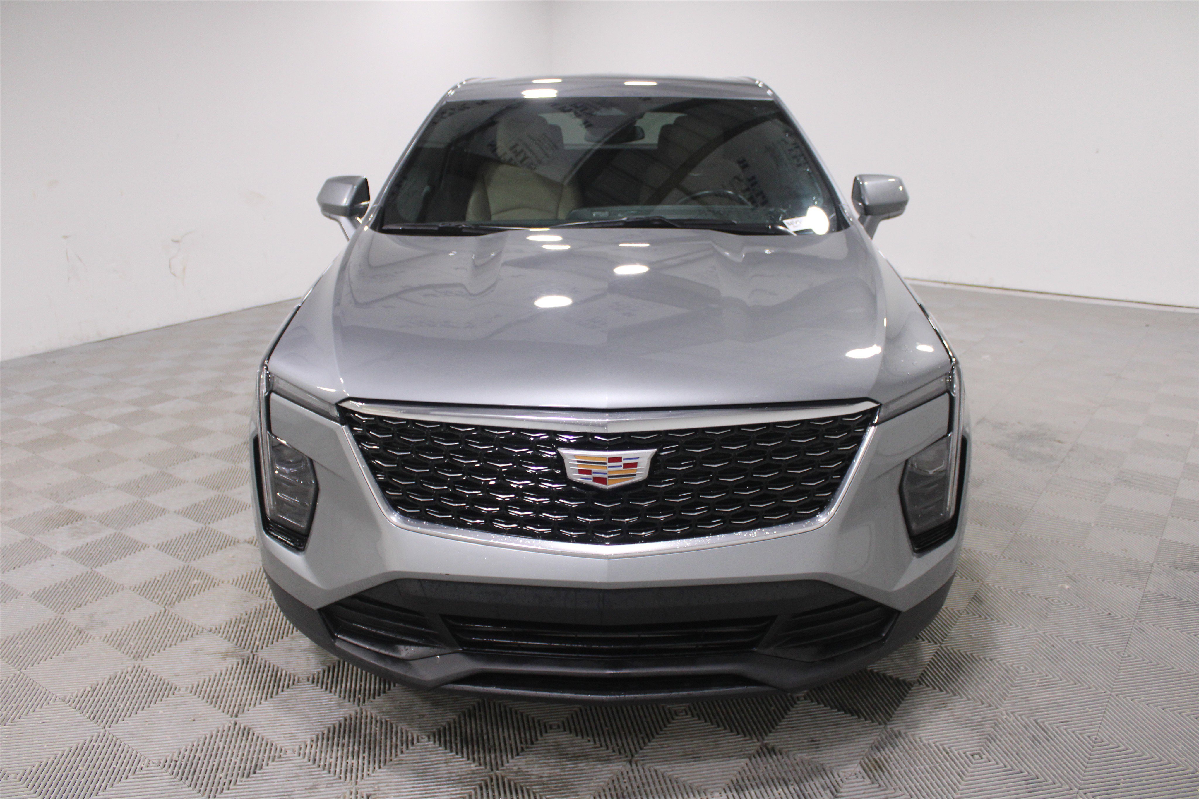 Used 2024 Cadillac XT4 Luxury w/ Cold Weather Package image 32