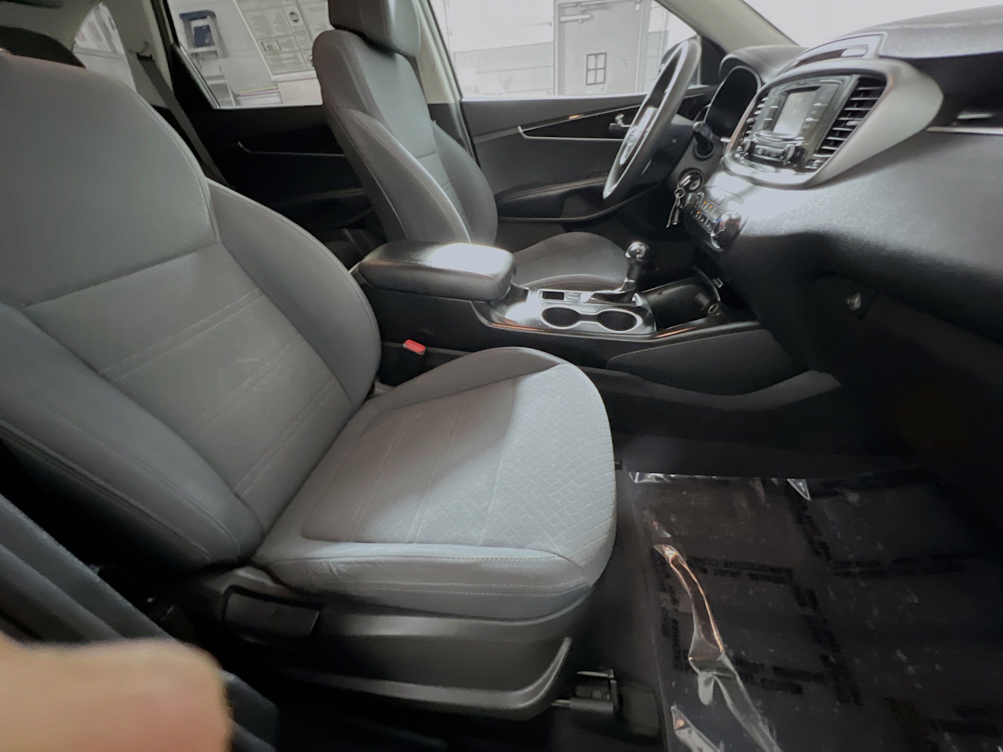 Used 2017 Kia Sorento LX image 30