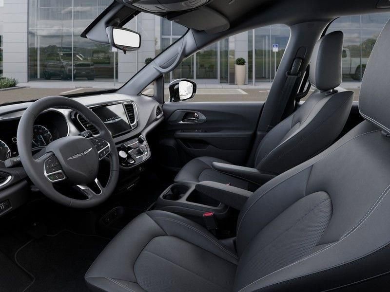 Used 2026 Chrysler Voyager LX image 22