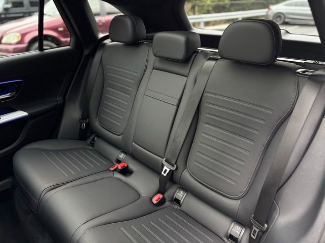 Used 2026 Mercedes-Benz GLC 300 4MATIC image 25