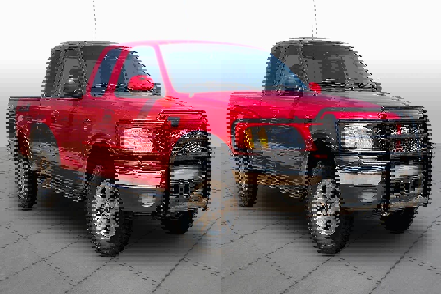 Used 2003 Ford F150 XLT AWD/4WD image 2