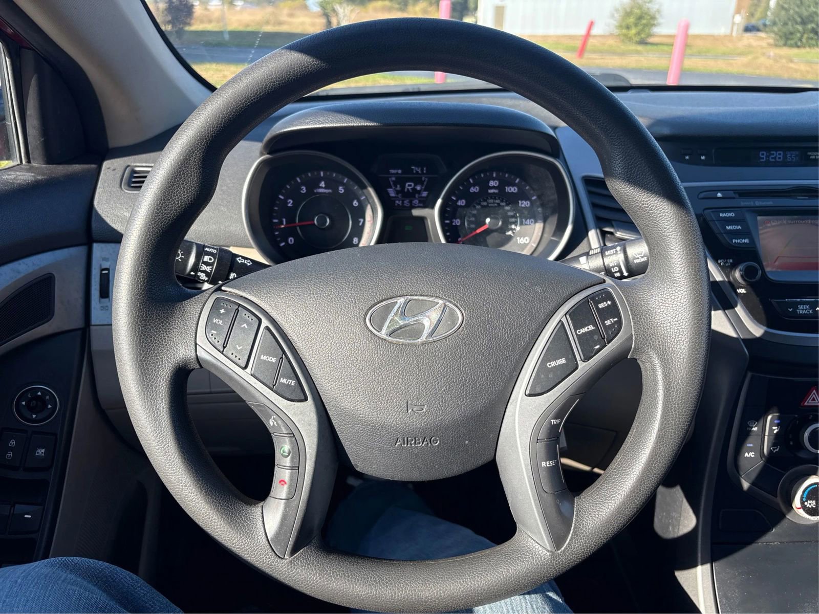 Used 2016 Hyundai Elantra SE w/ Option Group 02 FWD image 16