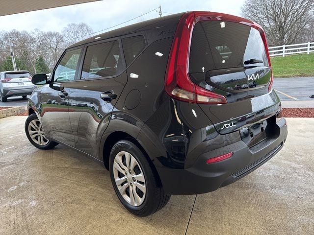 Used 2022 Kia Soul LX image 8