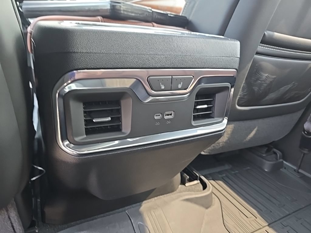 Used 2026 GMC Sierra 2500 Denali Ultimate AWD/4WD image 14