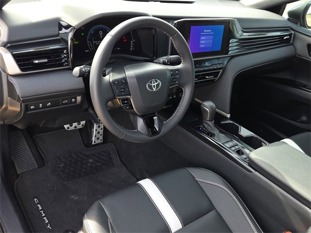 Used 2025 Toyota Camry SE image 16