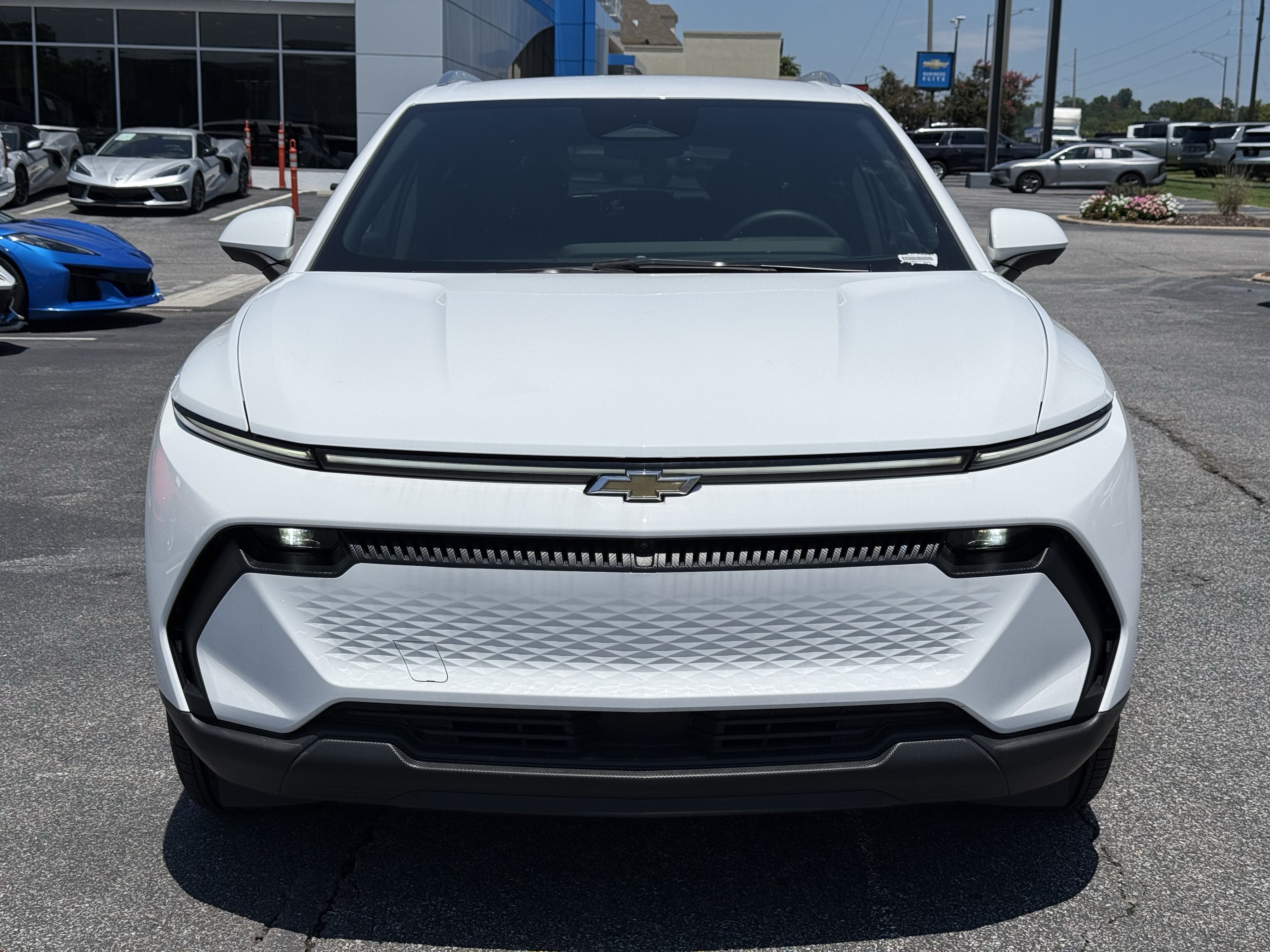 New 2026 Chevrolet Equinox EV LT FWD image 3