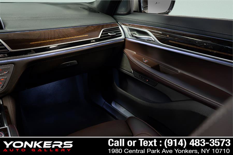 Used 2020 BMW 740i w/ M Sport Package RWD image 29