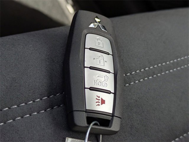 New 2025 Mitsubishi Outlander SE image 35