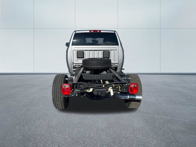 Used 2023 RAM 3500 Tradesman w/ Chrome Appearance Group AWD/4WD image 7