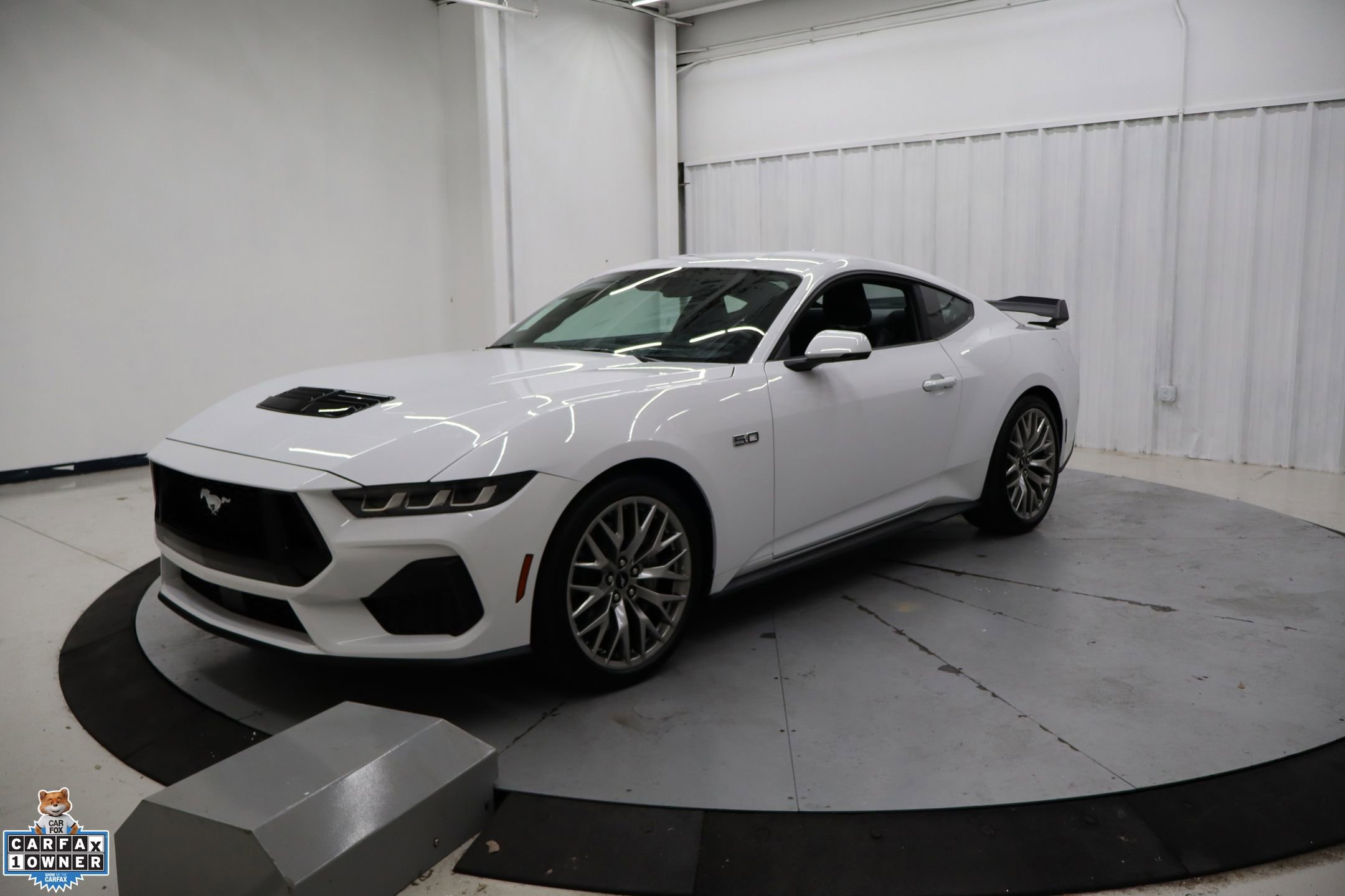 Used 2024 Ford Mustang GT Premium image 10