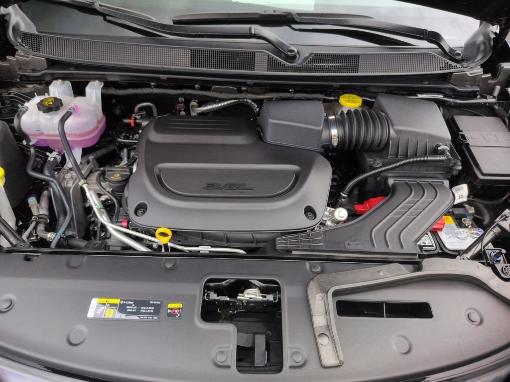 New 2027 Chrysler Pacifica Pinnacle w/ Theater Group FWD image 37