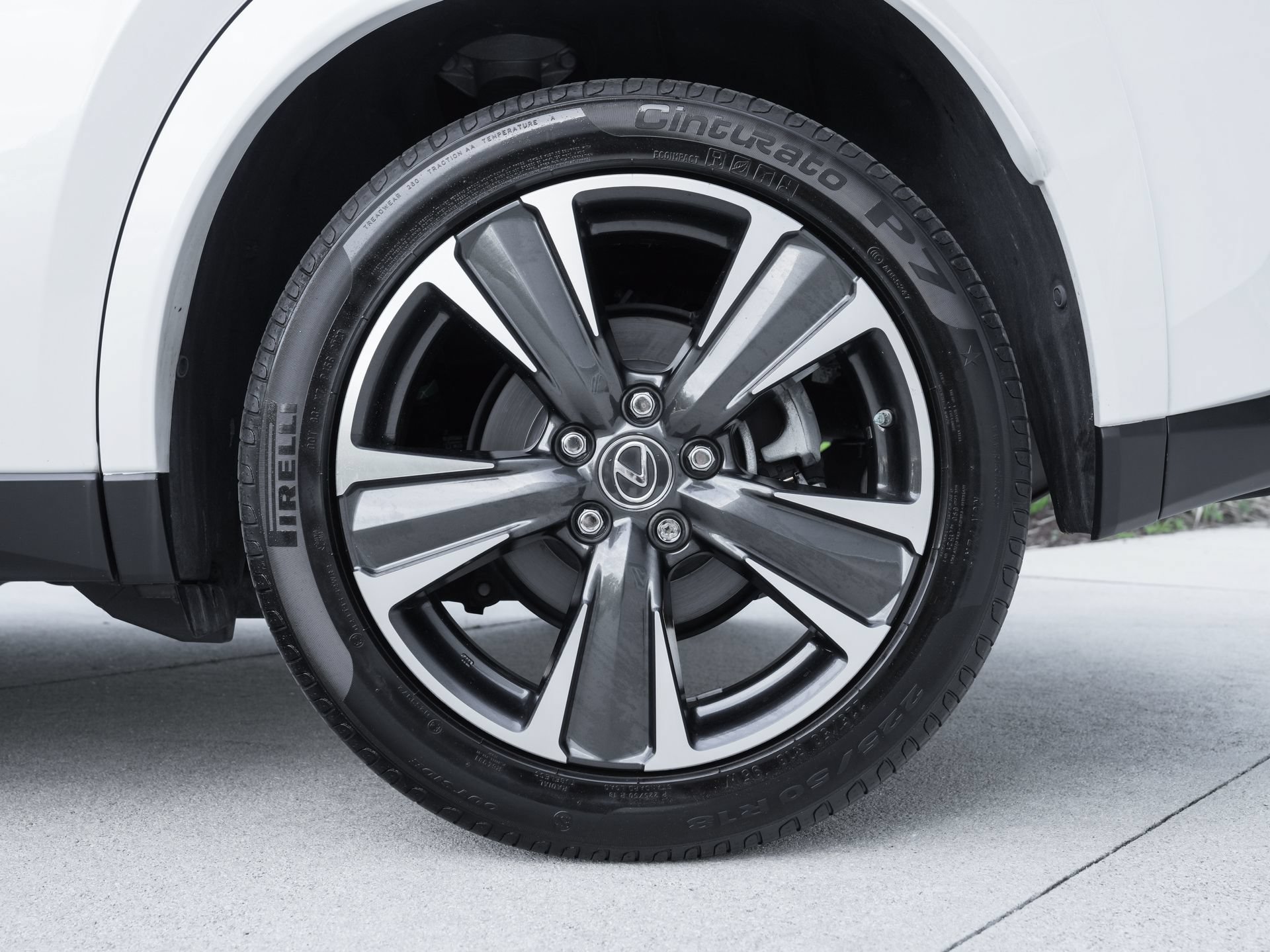 Used 2022 Lexus UX 250h w/ Premium Package AWD/4WD image 31