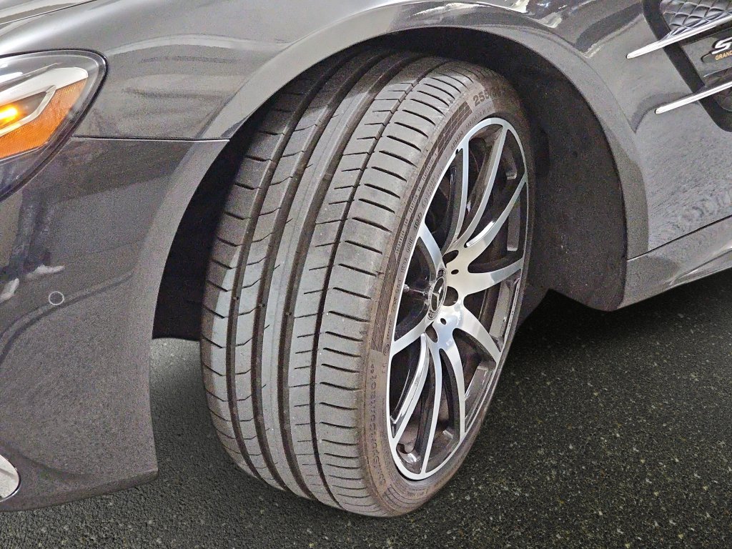 Used 2020 Mercedes-Benz SL 550 image 32