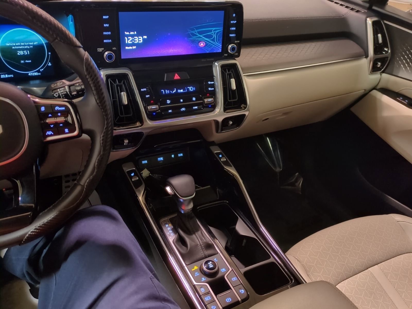 Certified 2023 Kia Sorento SX image 22