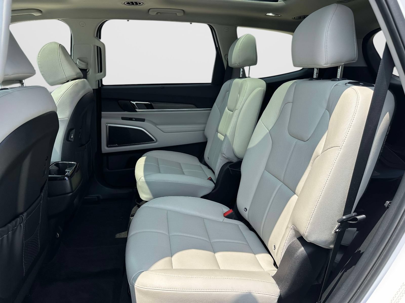 Used 2022 Kia Telluride SX w/ Nightfall Edition Package AWD/4WD image 13