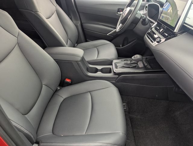 Used 2026 Toyota Corolla Cross XLE w/ Convenience Package FWD image 10