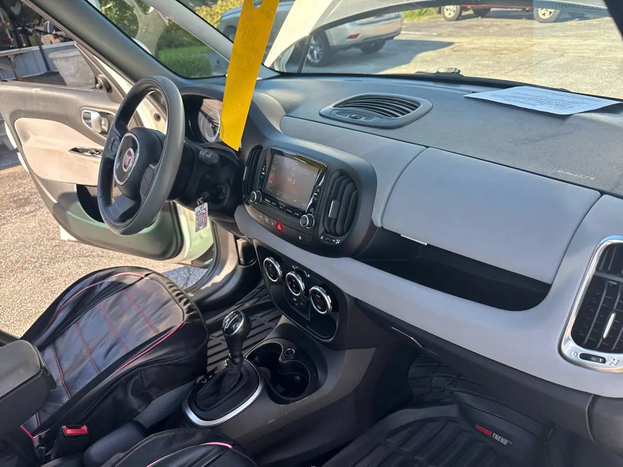 Used 2014 FIAT 500L Easy w/ Popular Equipment Group FWD image 18