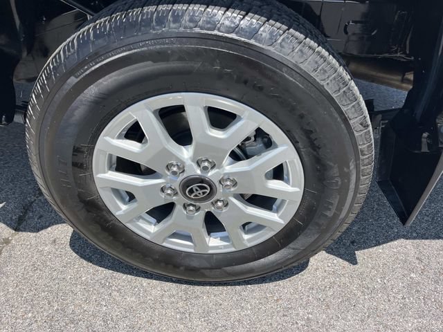 Used 2024 Toyota Tacoma SR w/ SR Upgrade Package AWD/4WD image 14