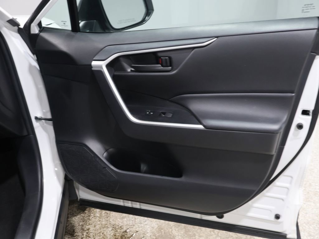 Used 2024 Toyota RAV4 LE image 22