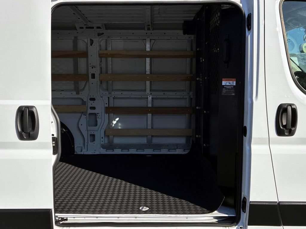 Used 2025 RAM ProMaster 2500 w/ U-Haul Equipment Group FWD image 10
