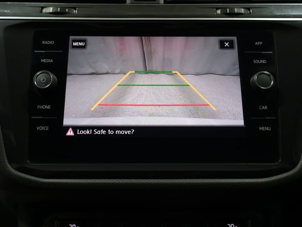 Used 2020 Volkswagen Tiguan SE AWD/4WD image 26
