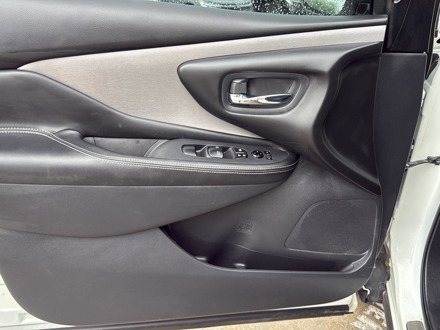Used 2023 Nissan Murano SV w/ SV Midnight Edition Package FWD image 13