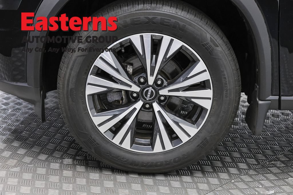 Used 2023 Nissan Rogue SV AWD/4WD image 33