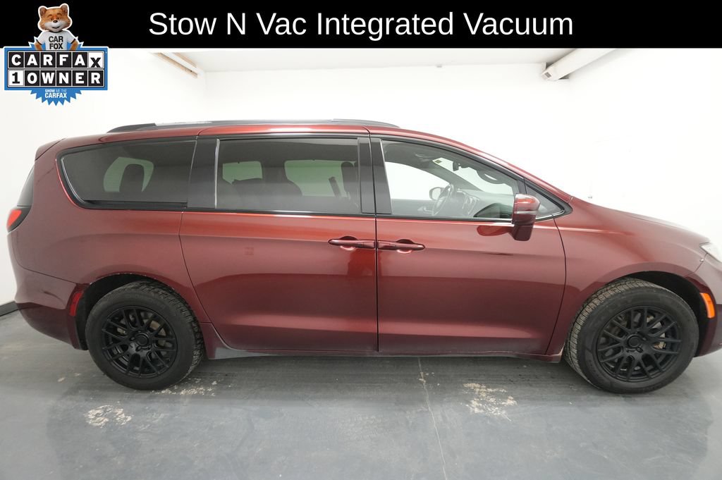 Used 2021 Chrysler Pacifica Touring-L w/ Uconnect Theater Family Group AWD/4WD image 10