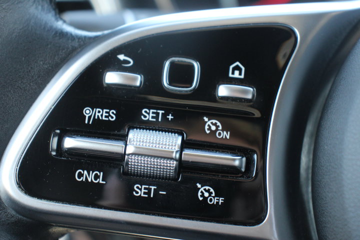 Used 2021 Mercedes-Benz GLC 300 4MATIC image 23