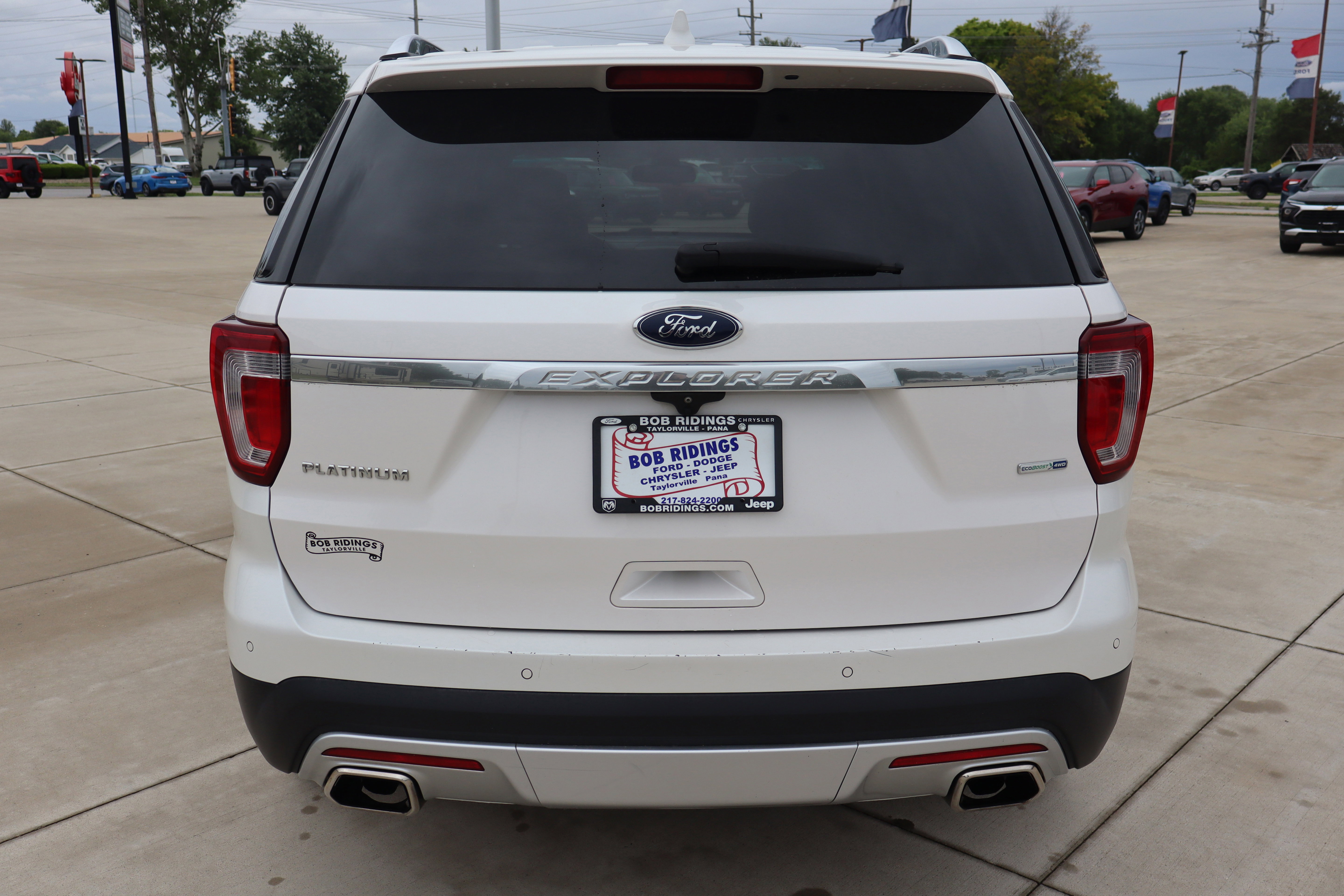 Used 2017 Ford Explorer Platinum AWD/4WD image 6
