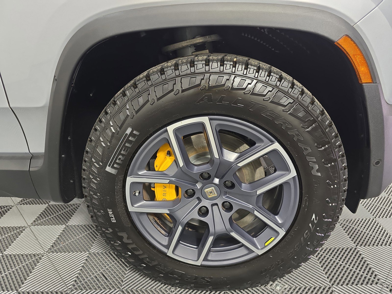 Used 2022 Rivian R1S Launch Edition image 11