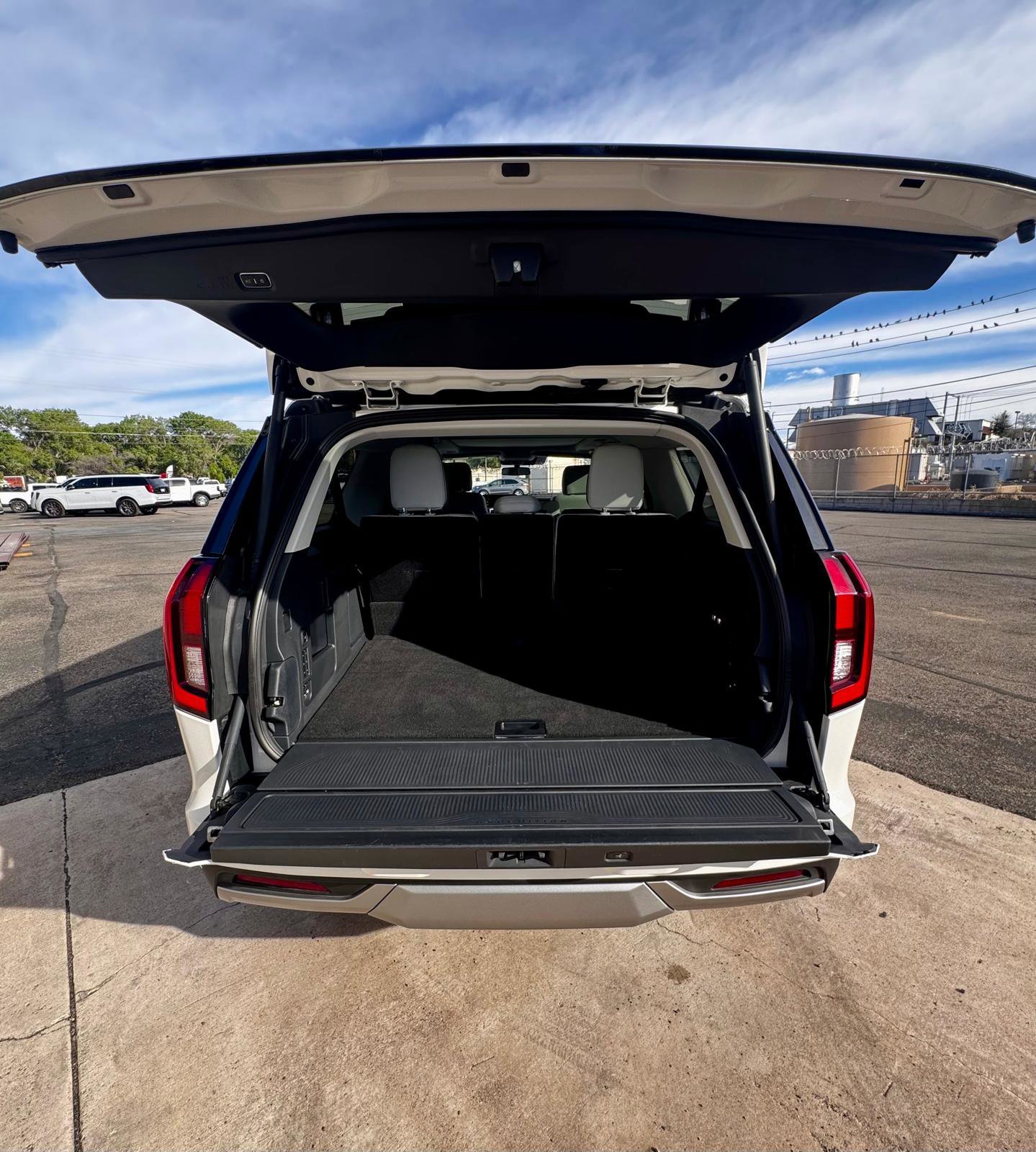 New 2025 Ford Expedition Max Platinum w/ Driver's Package image 8