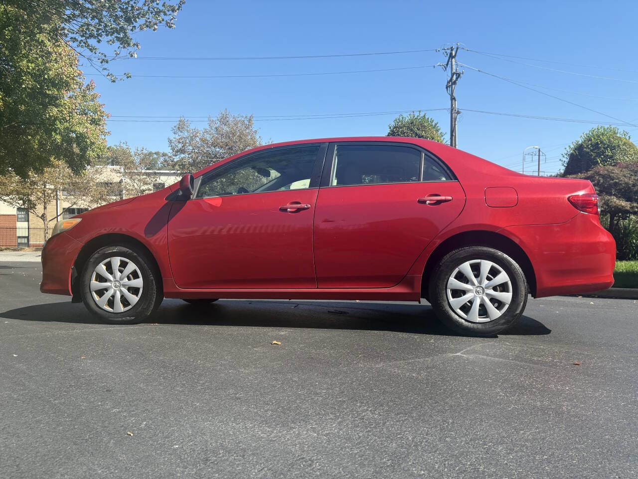 Used 2011 Toyota Corolla LE image 4