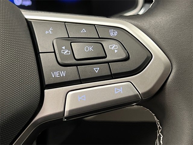 New 2026 Volkswagen Taos SE image 14