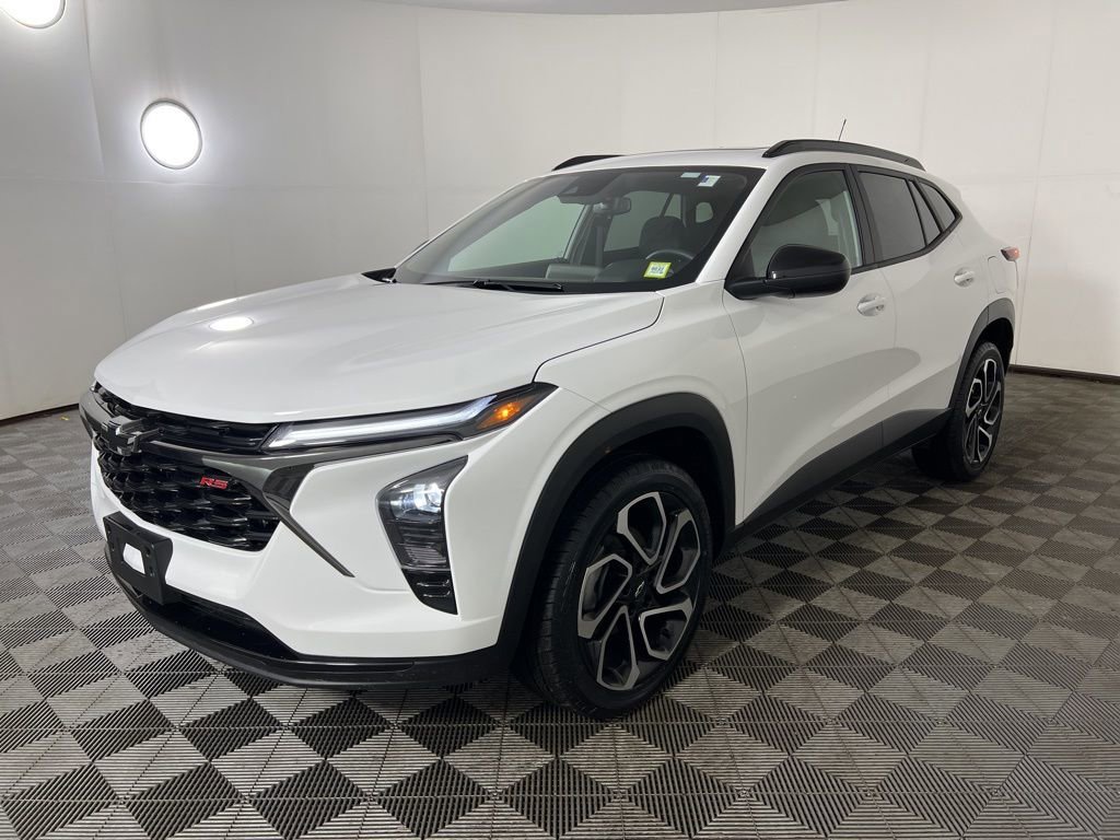 Used 2024 Chevrolet Trax RS w/ Sunroof Package image 30