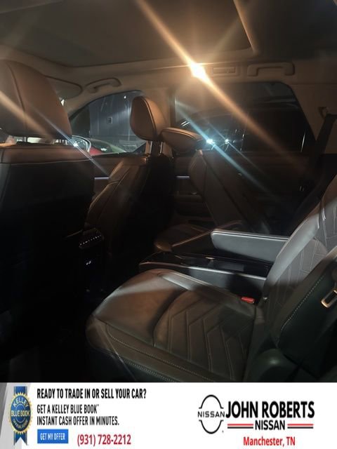 Used 2024 Nissan Pathfinder Platinum image 11