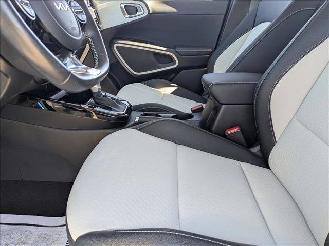 Used 2023 Kia Soul GT-Line image 16