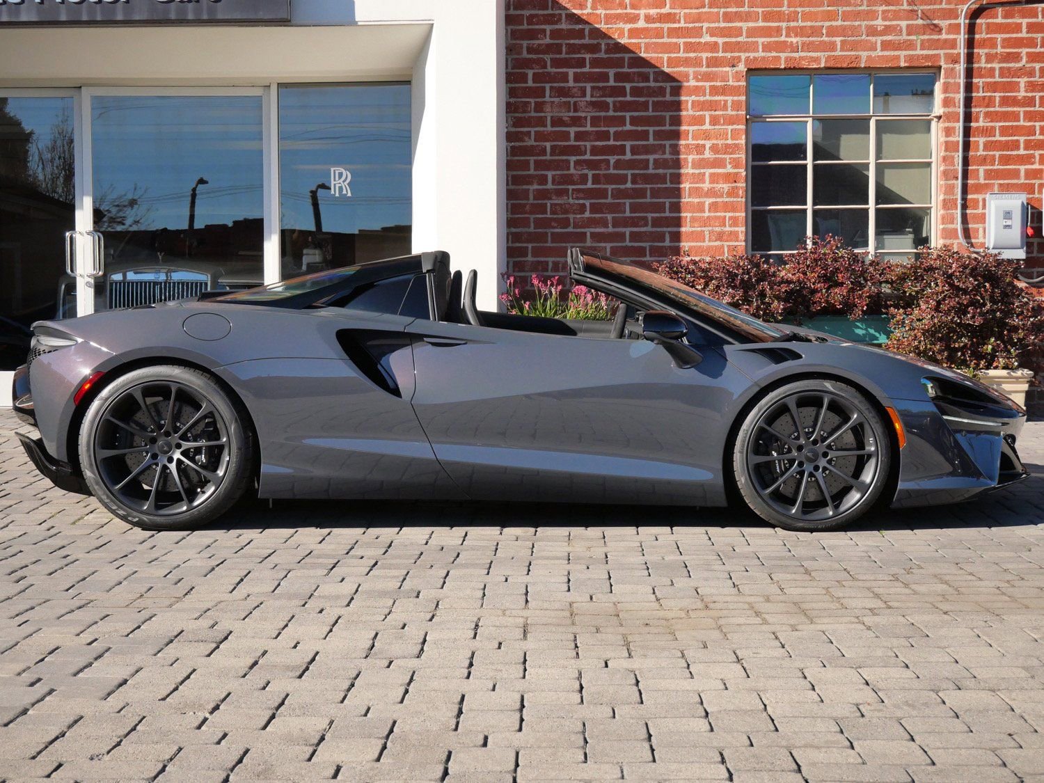 New 2026 McLaren Artura Spider image 3